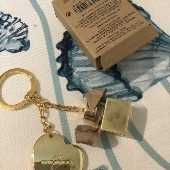 Authentic Burberry Herat & Perfume Bottle Keychain, NIB - Picture 8 of 13